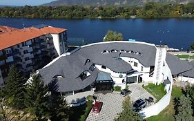 Prenociste Srebrno Jezero