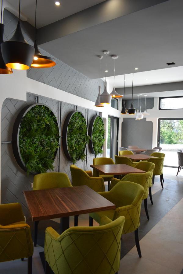 Hotel Prenociste Srebrno Jezero Veliko Gradište Esterno foto