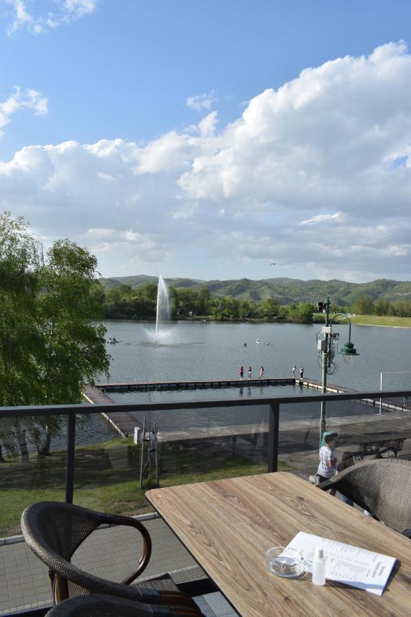 Hotel Prenociste Srebrno Jezero Veliko Gradište Esterno foto