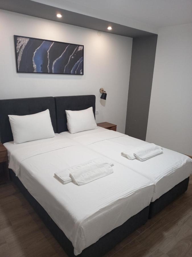 Hotel Prenociste Srebrno Jezero Veliko Gradište Esterno foto