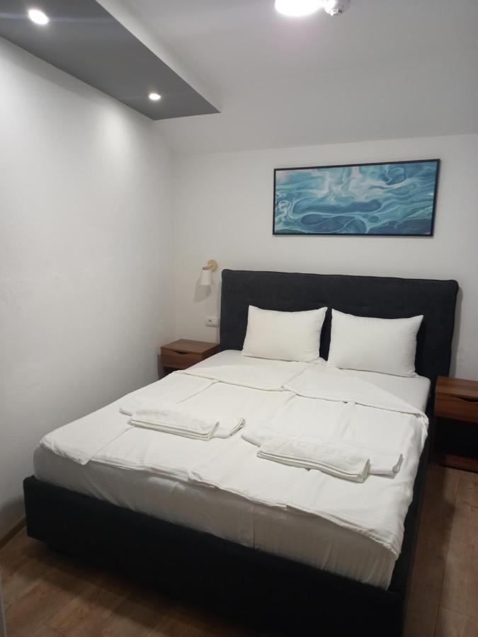 Hotel Prenociste Srebrno Jezero Veliko Gradište Esterno foto
