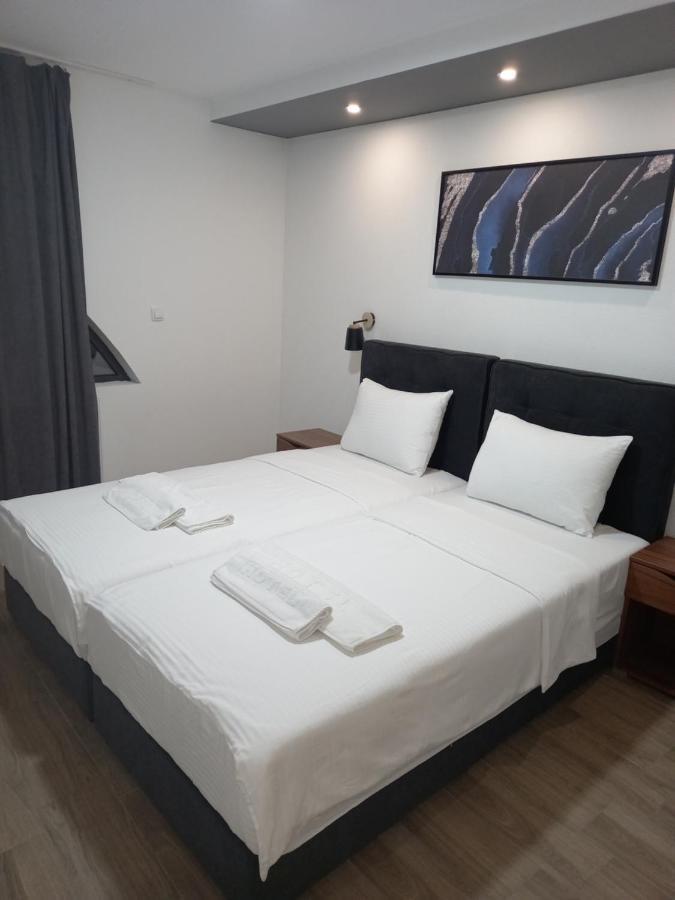 Hotel Prenociste Srebrno Jezero Veliko Gradište Esterno foto