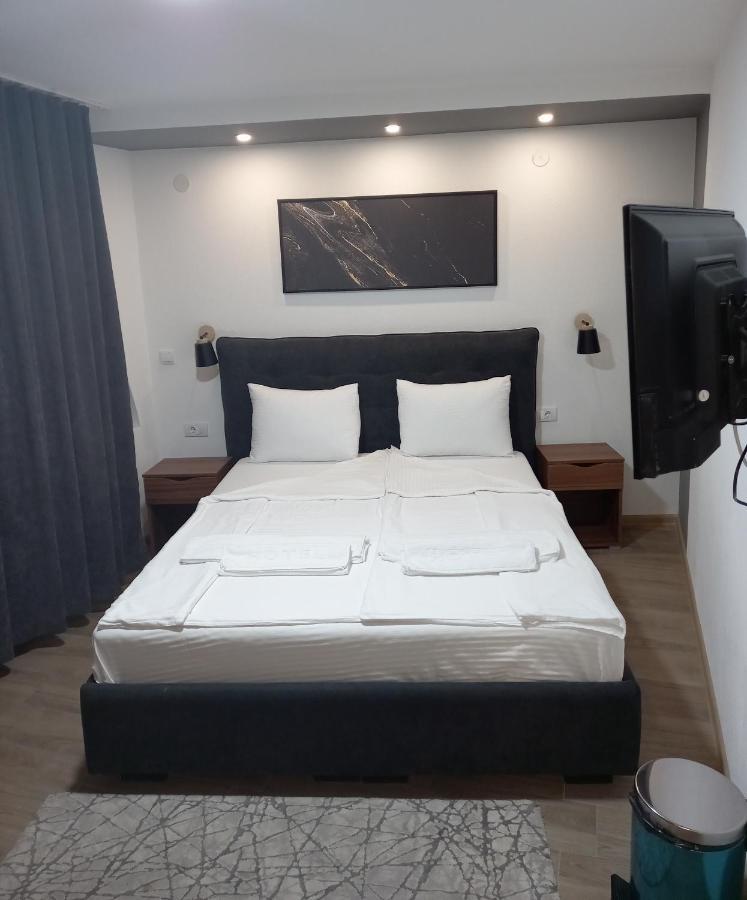 Hotel Prenociste Srebrno Jezero Veliko Gradište Esterno foto