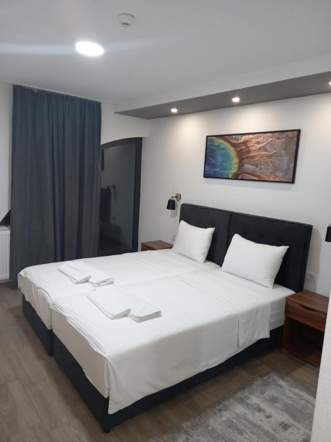Hotel Prenociste Srebrno Jezero Veliko Gradište Esterno foto