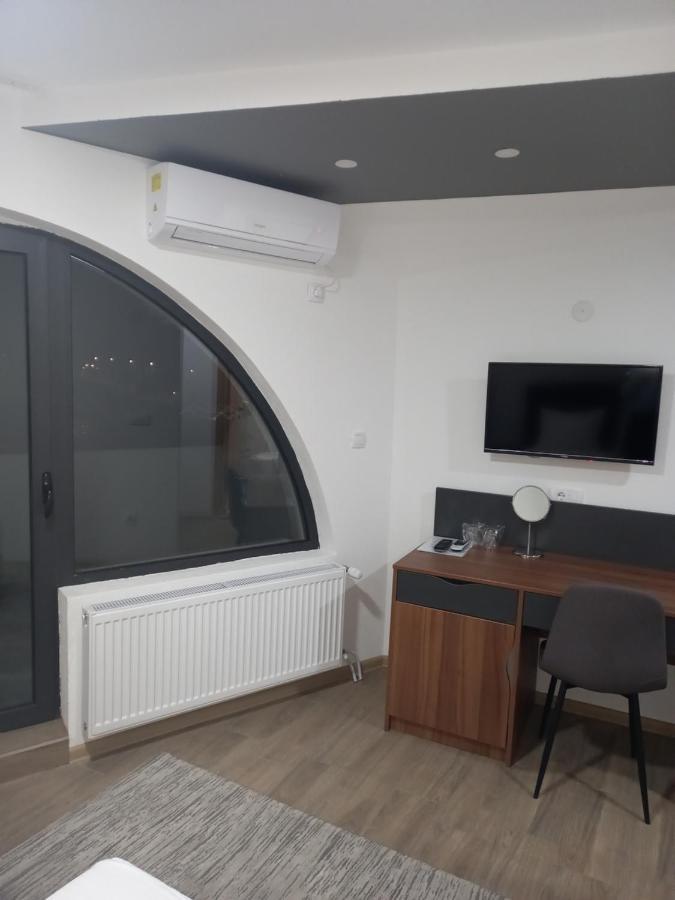 Hotel Prenociste Srebrno Jezero Veliko Gradište Esterno foto