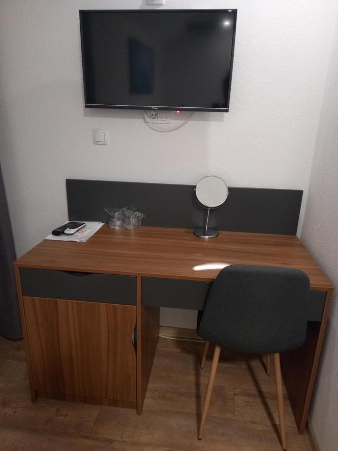 Hotel Prenociste Srebrno Jezero Veliko Gradište Esterno foto