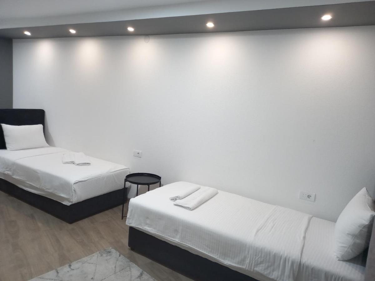 Hotel Prenociste Srebrno Jezero Veliko Gradište Esterno foto